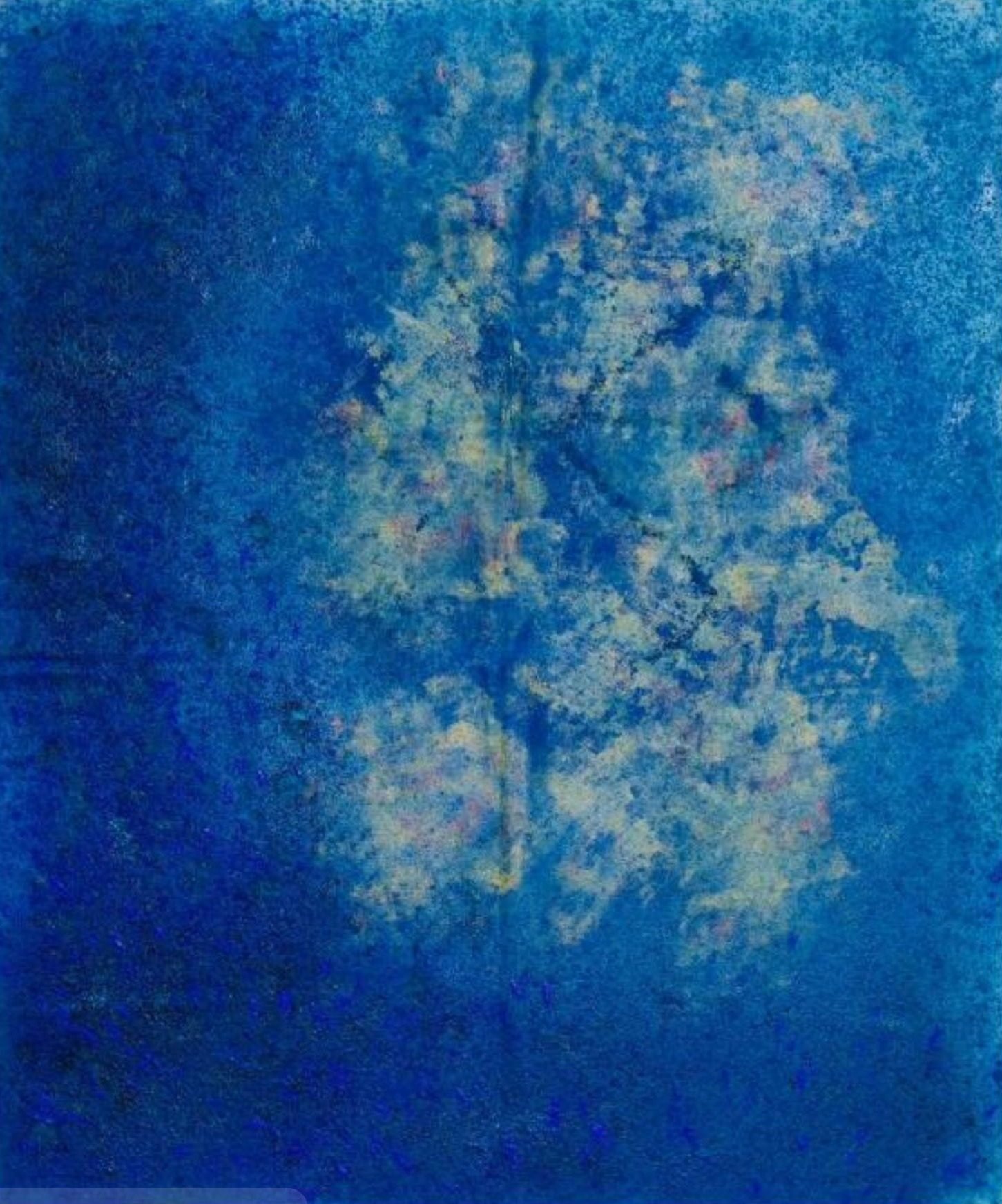 Arawdat — figure lumineuse sur fond bleu profond, 129x109cm