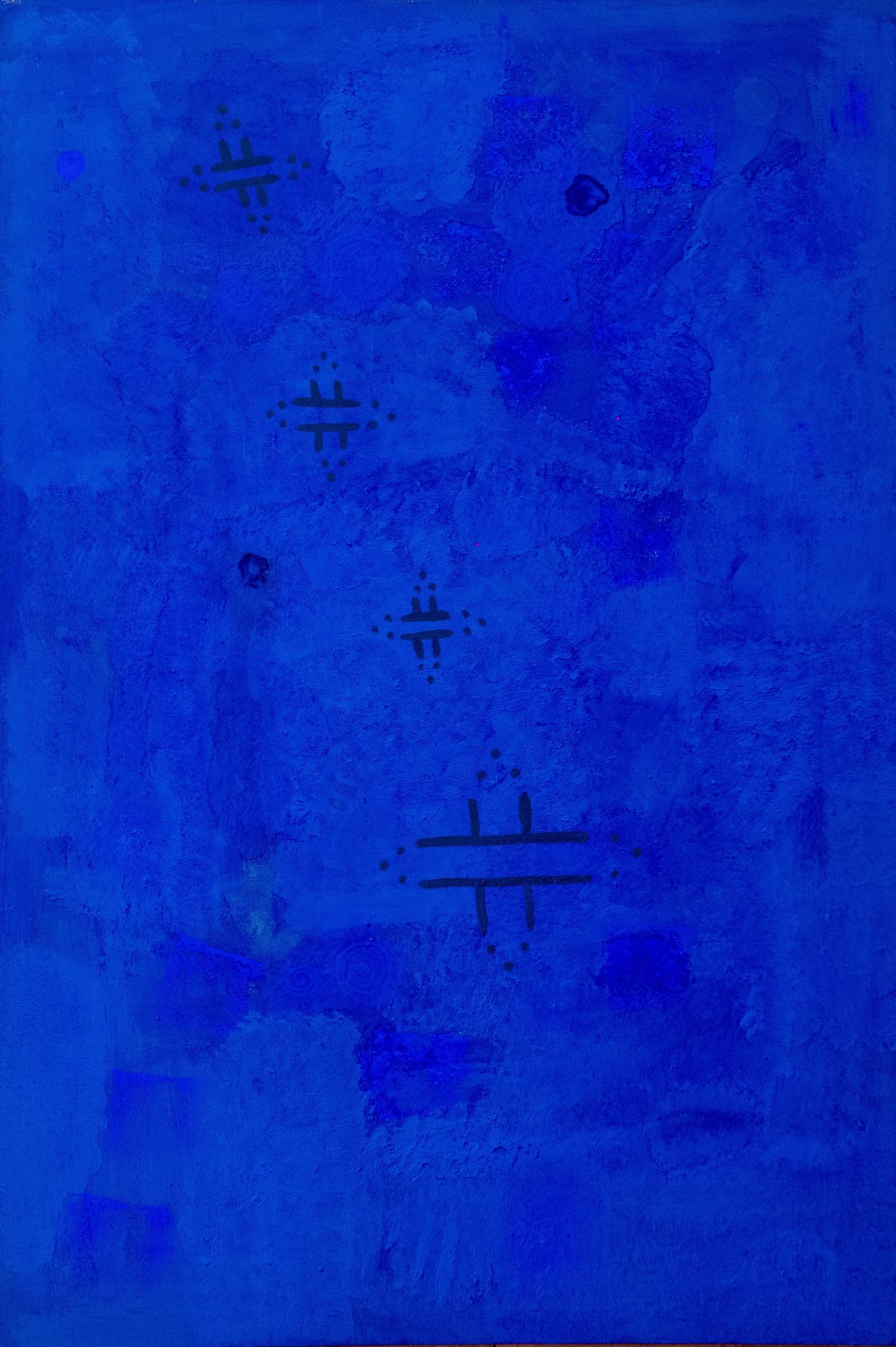 Méditation — symboles Tifinagh espacés sur bleu lumineux