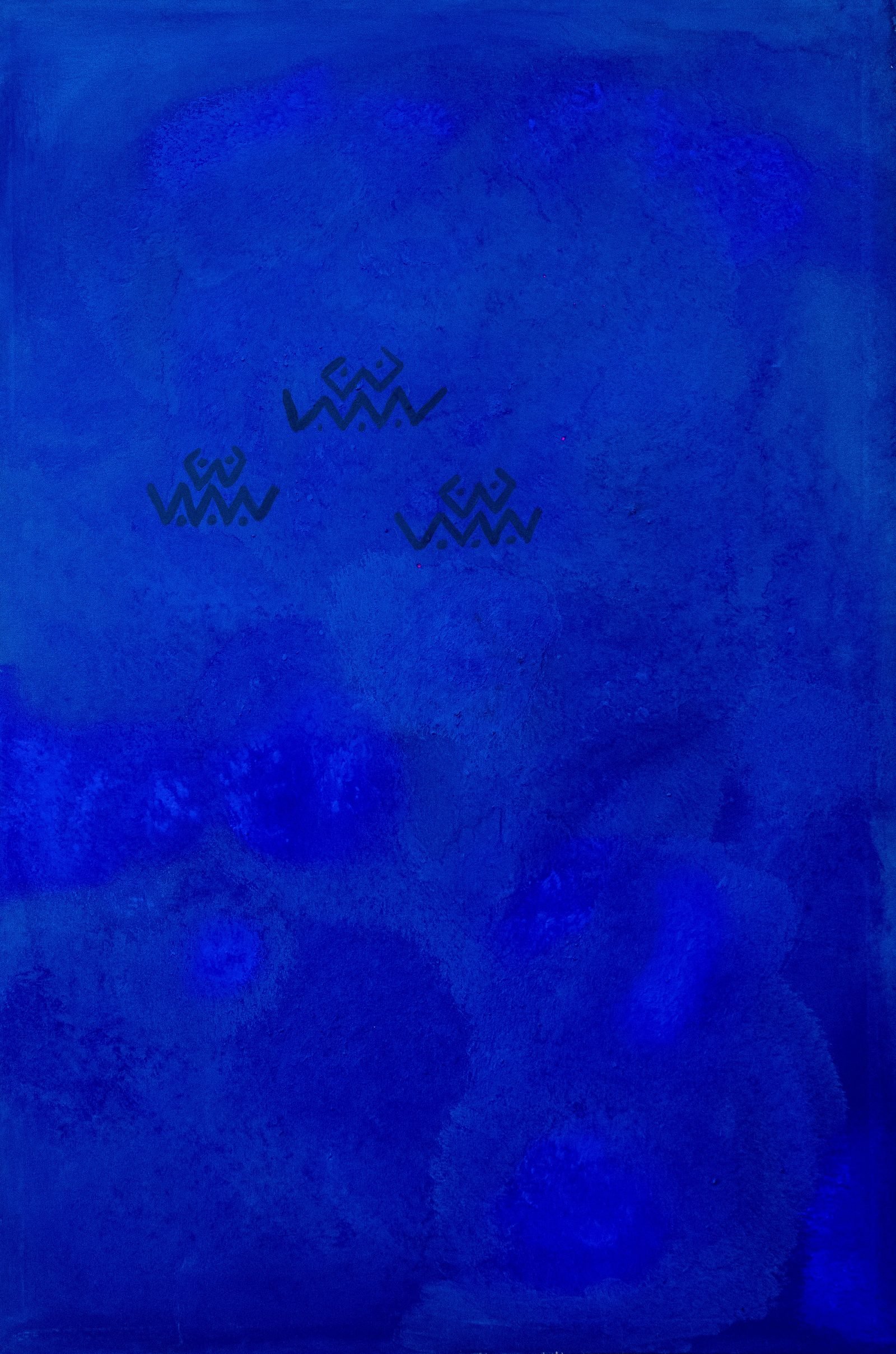 Les Vagues — motifs zigzag dorés sur bleu profond